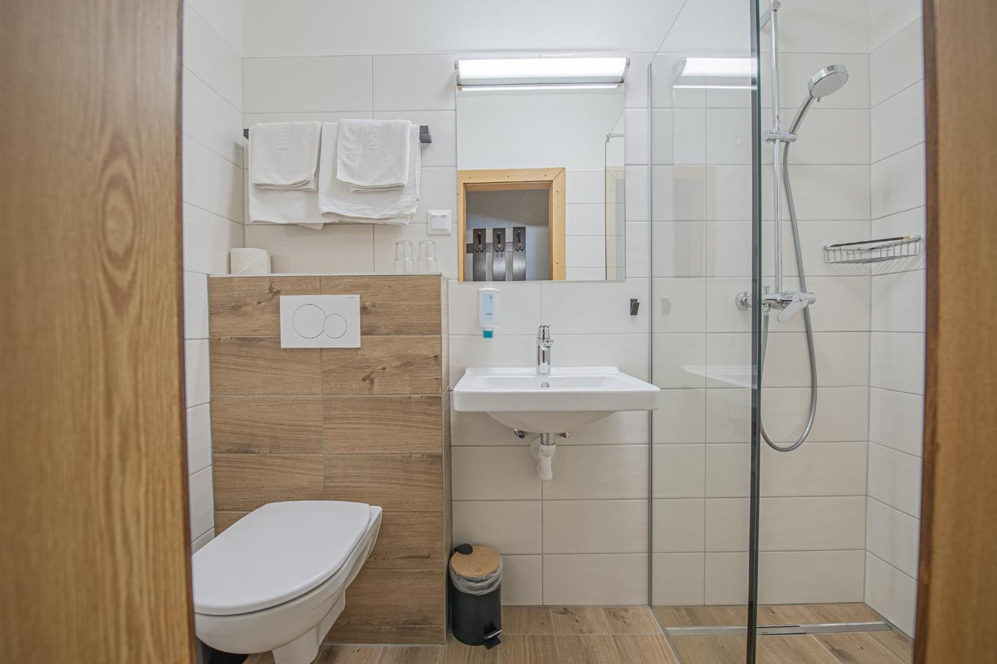 Hotel Haus Anni Bad Kleinkirchheim Esterno foto